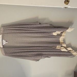 BCBGeneration Textured Gray Lightweight Shawl Kimono With Tassels